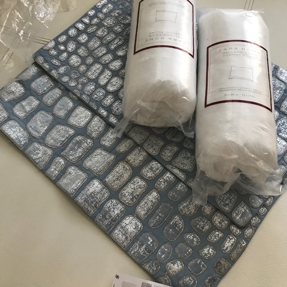 Zara Home 4-pc textured pillow cases with pillows NWT